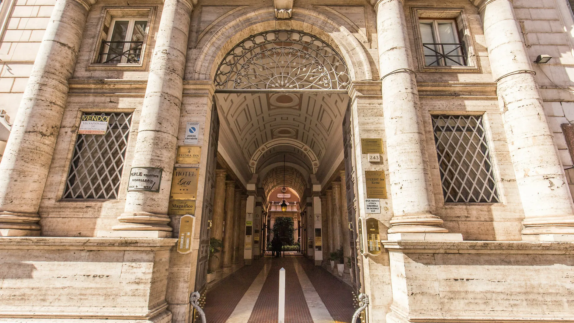 Persepolis Rome Otel